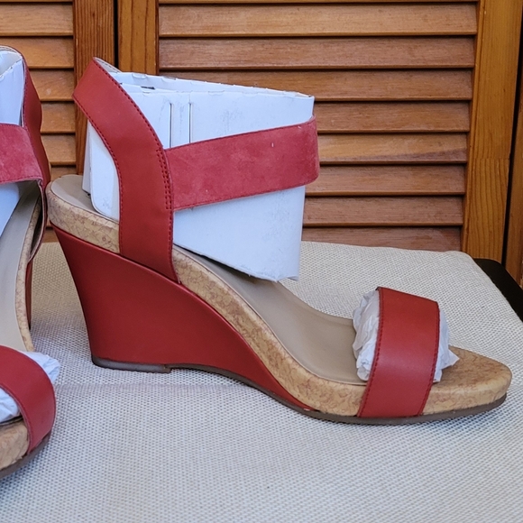 NWOT Shoe Mint Irene Sandal Wedges Size 9 - Picture 8 of 11